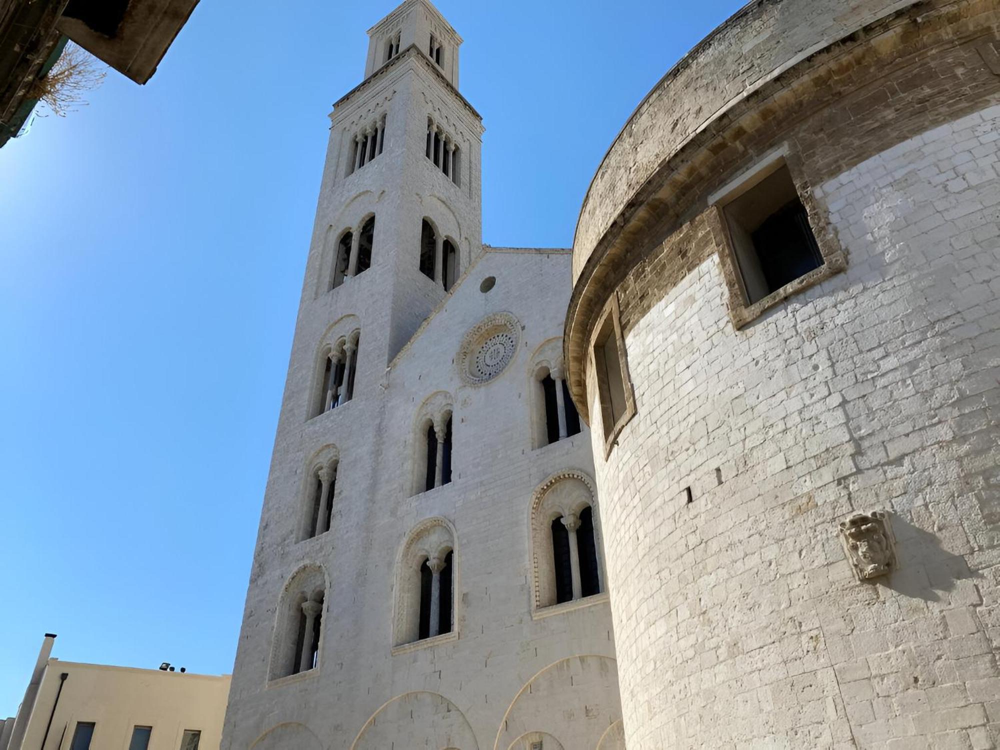 Bari Landlord 8 - Una Finestra Sulla Cattedrale Kültér fotó